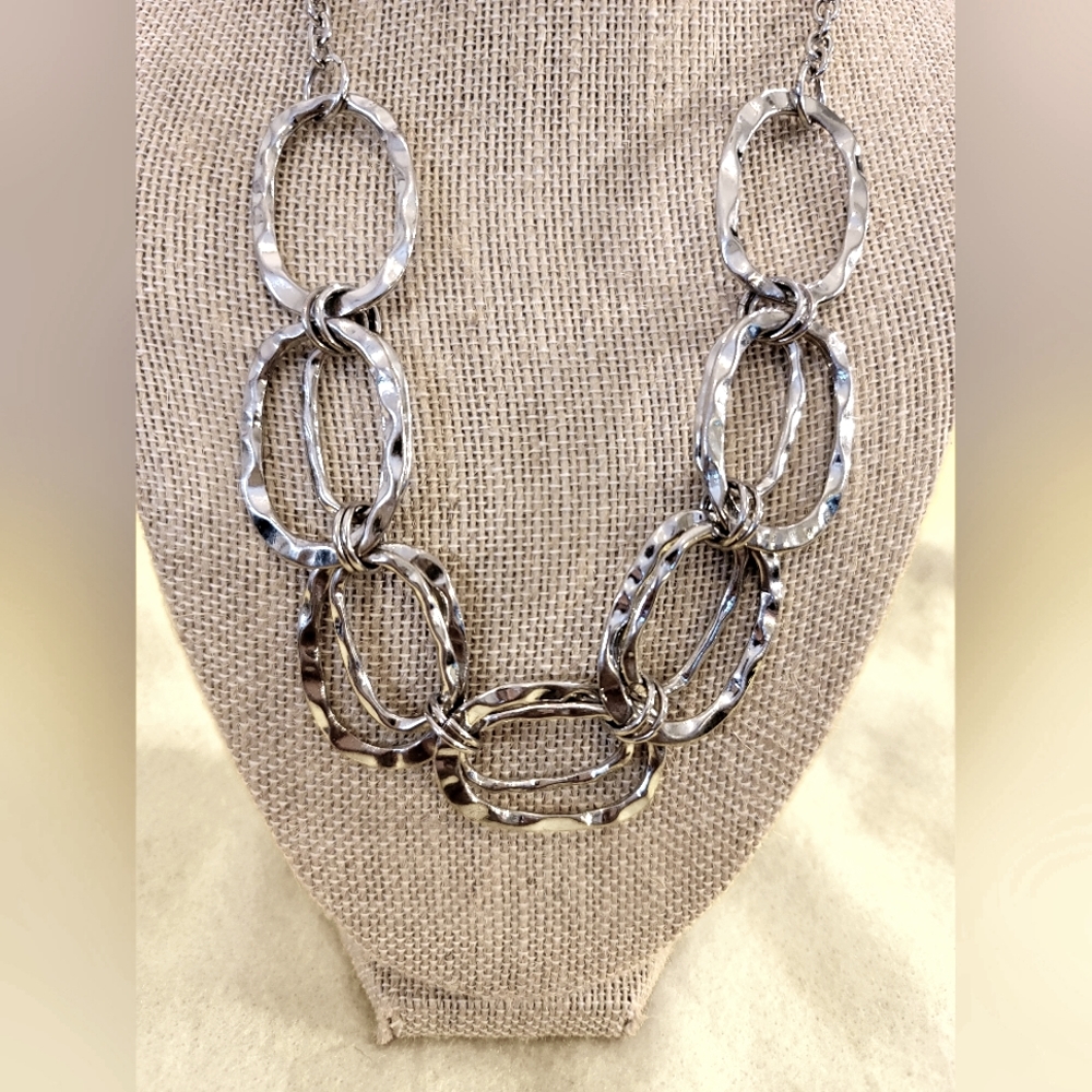 Silver Colored Necklace-Textured - Picture 3 of 4